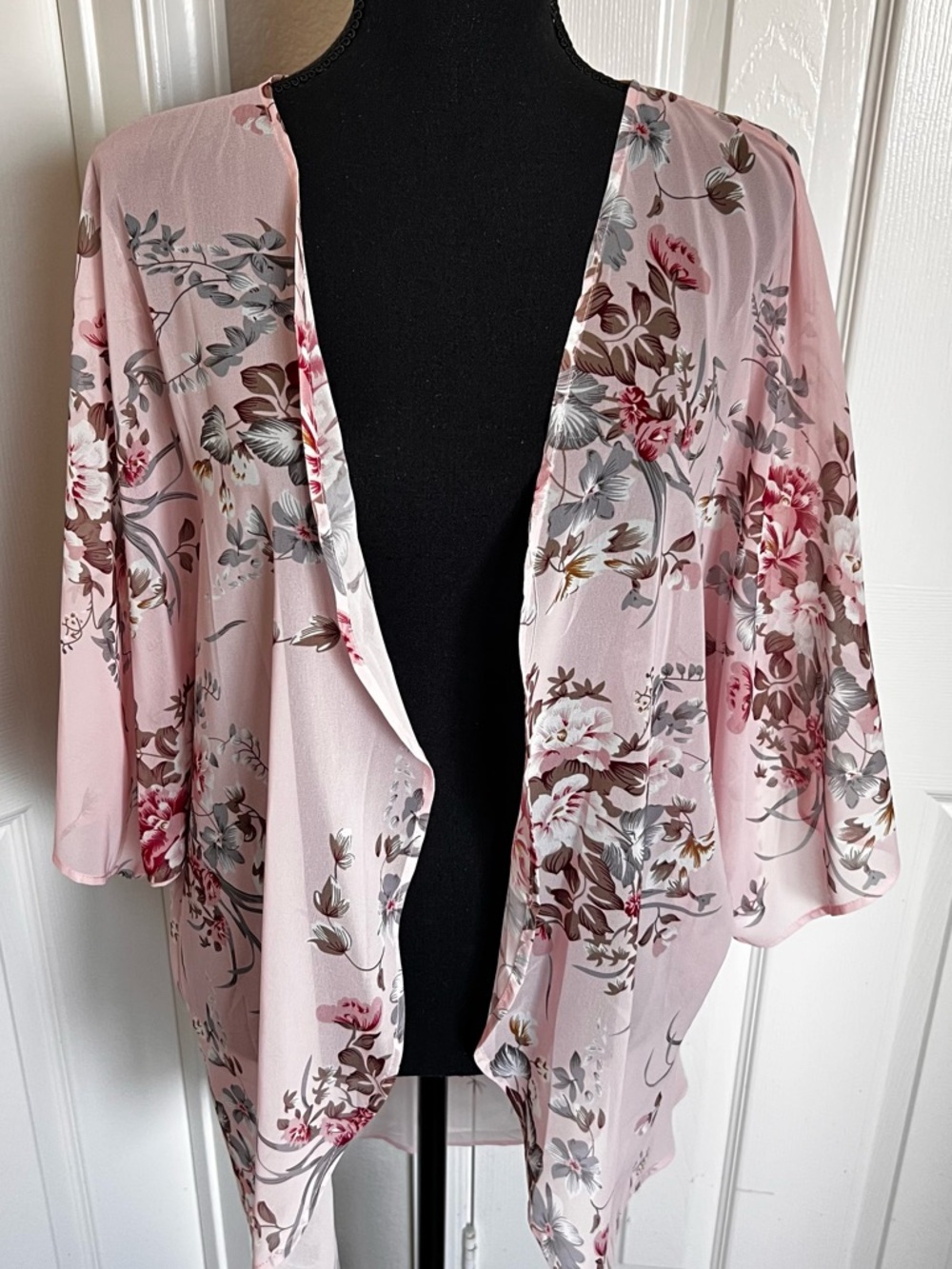 🌸 New! Light Pink Sheer Floral Open Front Kimono Size XL
